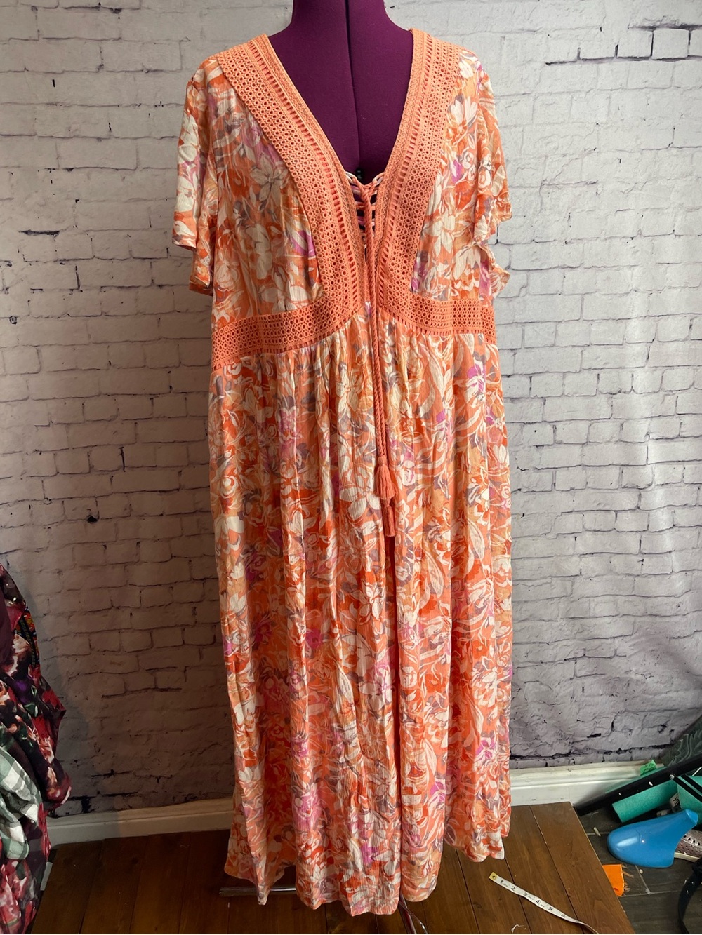 Torrid size 4 coral floral midi dress with lace up bodice